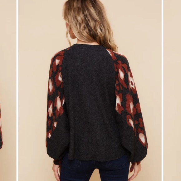 Printed sleeve Patterned Shirt - Picture 2 of 5